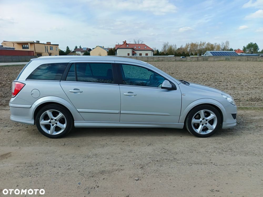 Opel Astra 1.9 CDTI Cosmo - 1