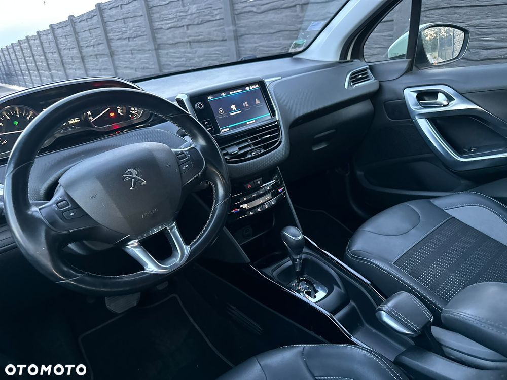 Peugeot 2008 PureTech 110 Stop&Start EAT6 Allure - 16