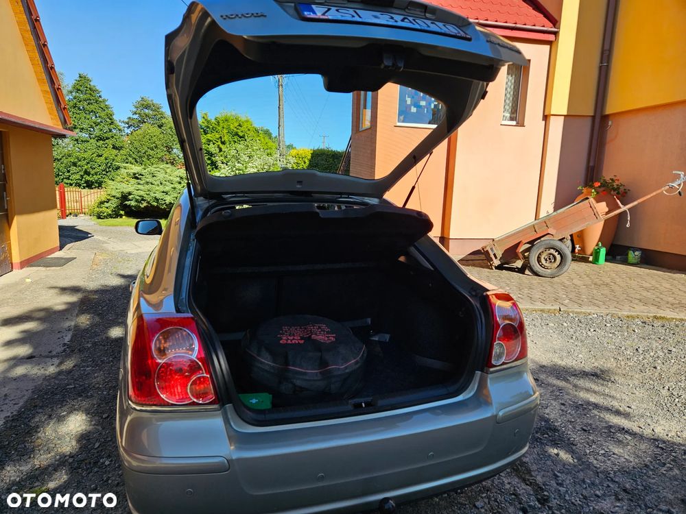 Toyota Avensis 1.8 VVT-i Automatik Sol - 5