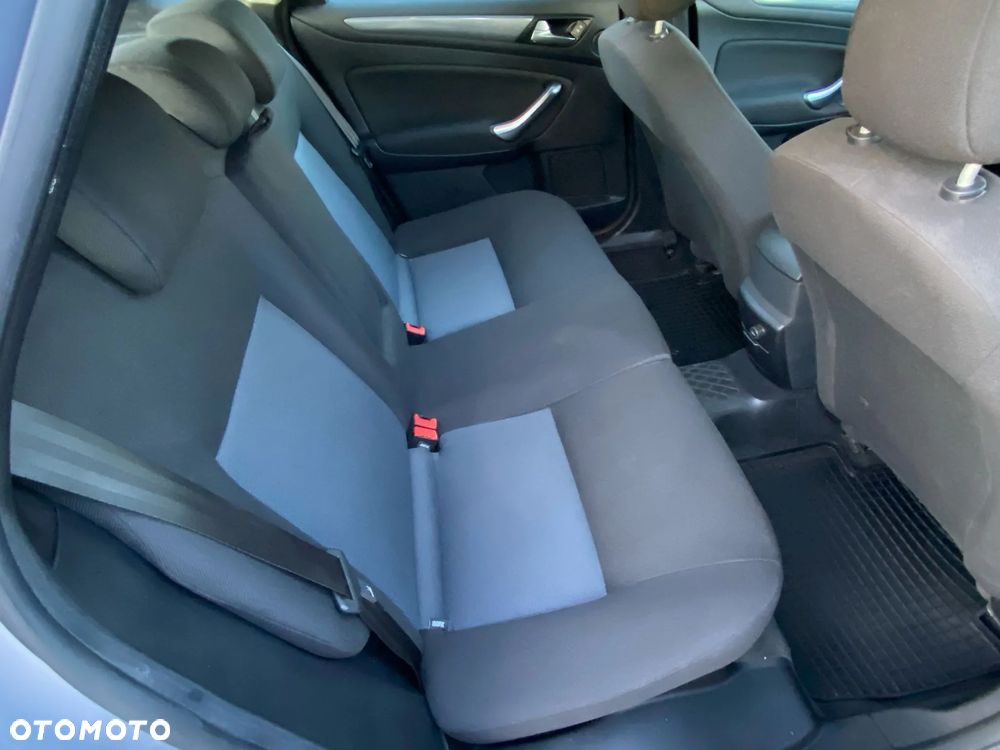Ford Mondeo 2.0 Ghia X - 17