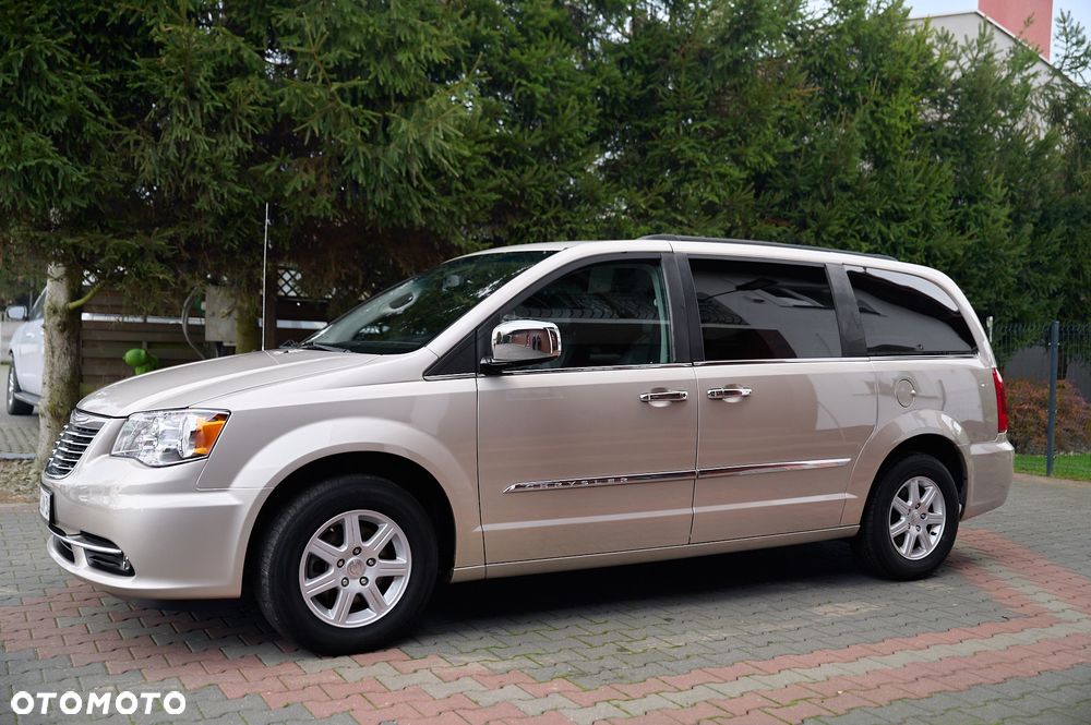 Chrysler Town & Country 3.6 Limited - 7