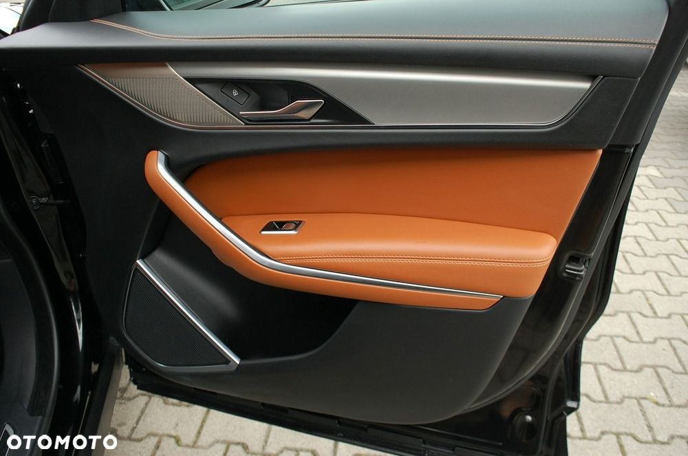 Jaguar F-Pace - 29