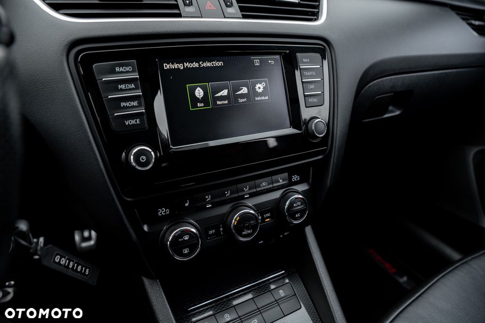 Skoda Octavia 2.0 TDI RS Challenge DSG - 37