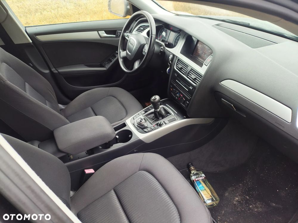 Audi A4 Avant 2.0 TDI - 8