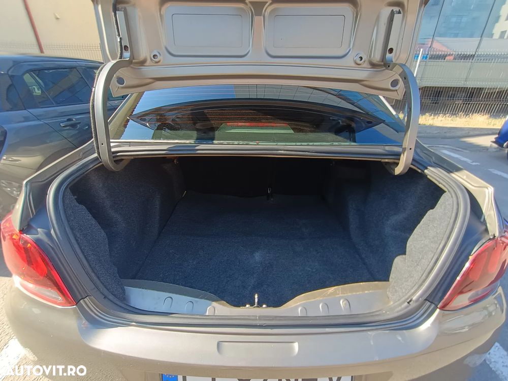 Peugeot 301 1.2 PureTech Active - 12