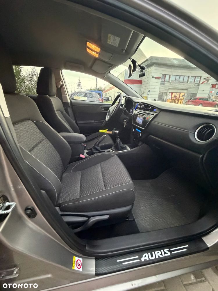 Toyota Auris 1.6 Premium Comfort - 11