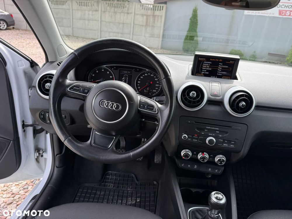 Audi A1 Sportback 1.2 TFSI S line Sportpaket - 17