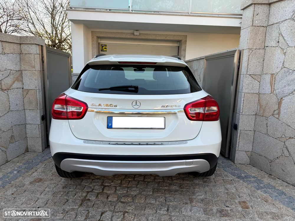 Mercedes-Benz GLA 180 (CDI) d Urban - 10