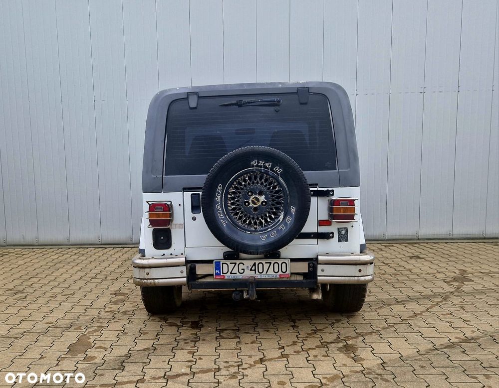 Jeep Wrangler - 6