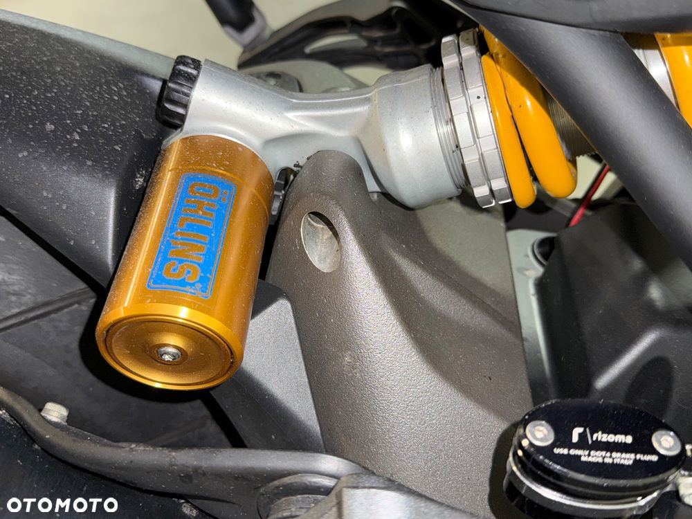 Ducati Monster - 11