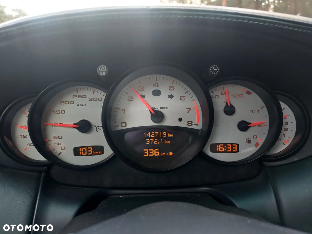 Porsche 911 Carrera 4S - 20