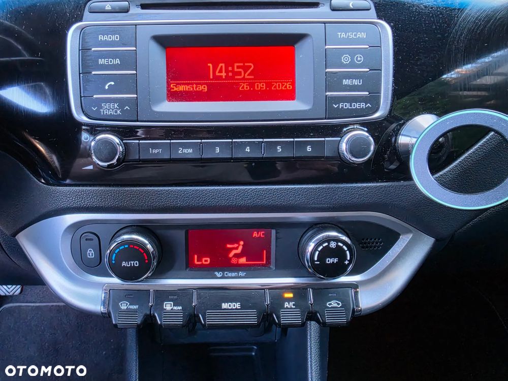 Kia Rio 1.2 Dream Team Edition - 35