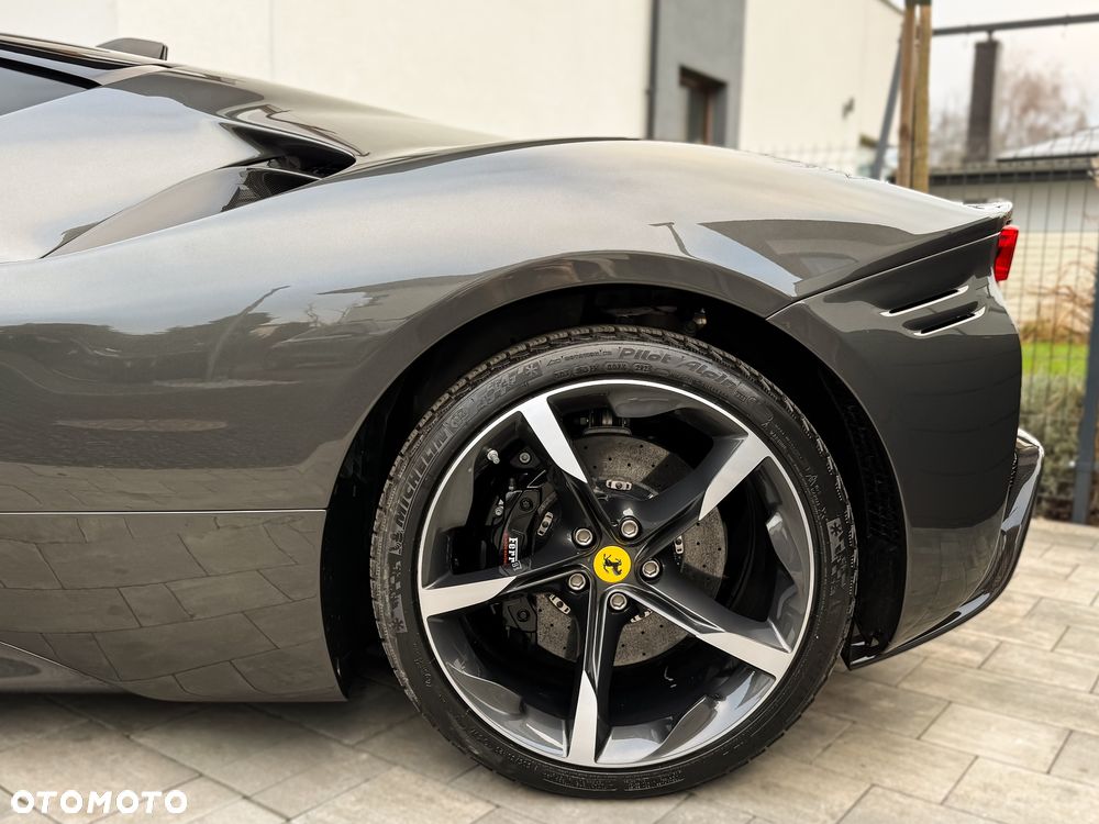 Ferrari SF90 Stradale - 10