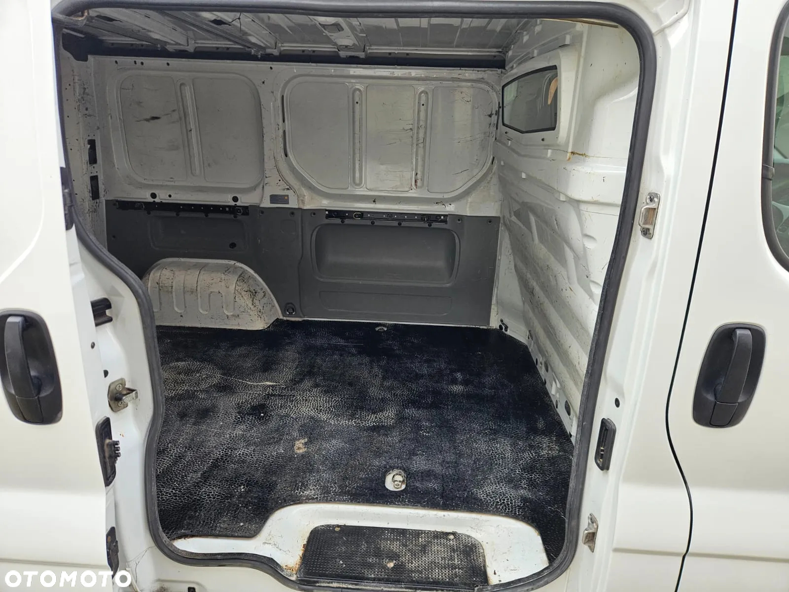 Opel VIVARO - 12