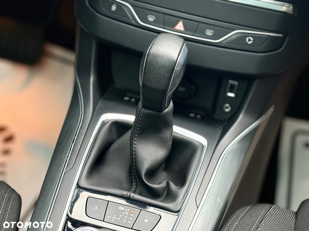 Peugeot 308 BlueHDi FAP 150 Stop&Start Automatik Allure - 11