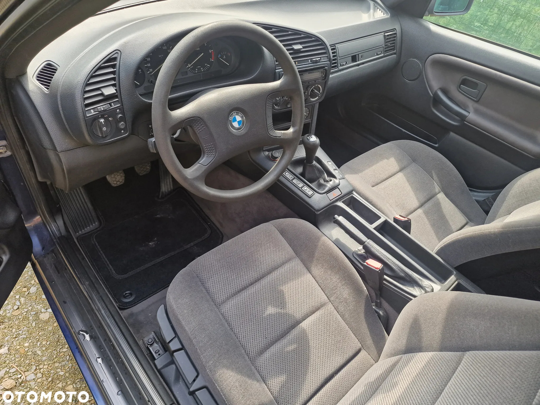 BMW Seria 3 318i - 5