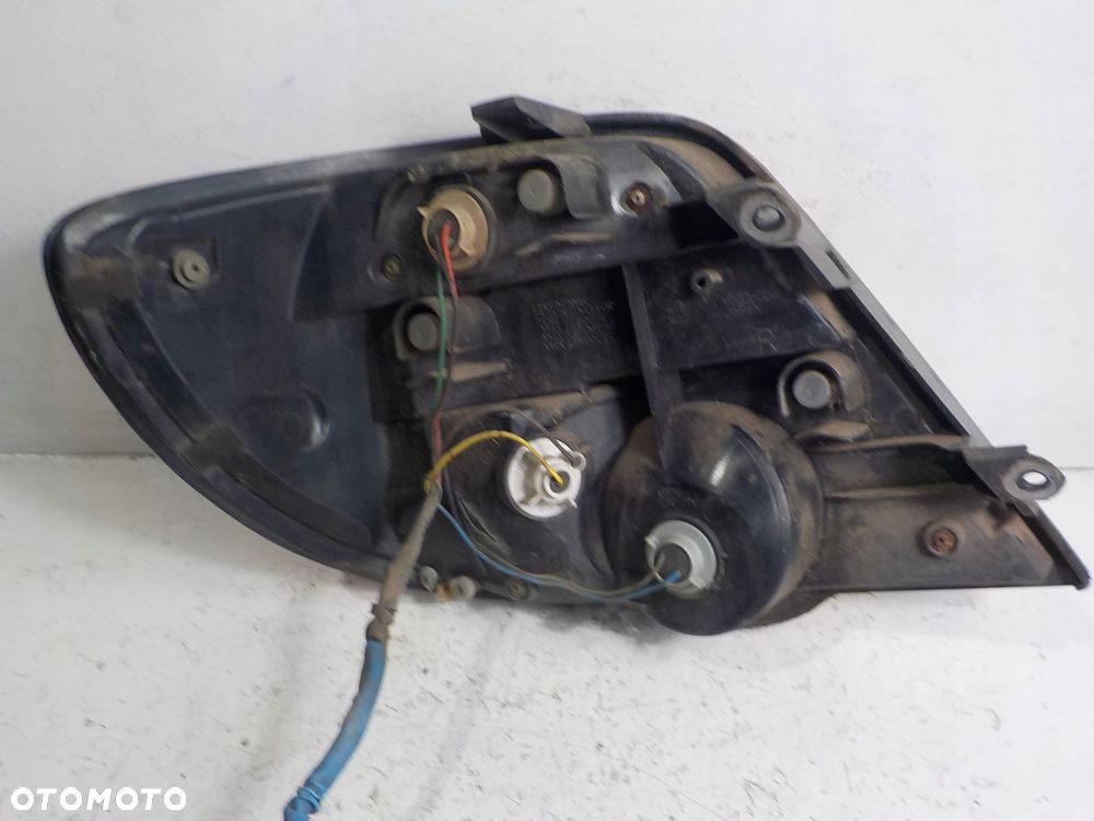 SUBARU IMPREZA II KOMBI LAMPA PRAWA TYŁ TYLNA - 15