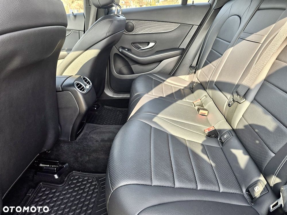 Mercedes-Benz GLC - 15