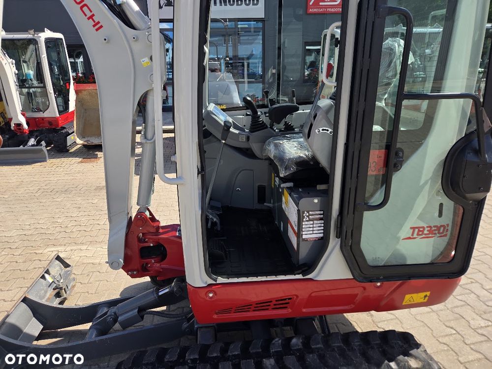 Takeuchi Koparka Minikoparka TAKEUCHI TB320 DEMO - Gwarancja - 3 łyżki - 10