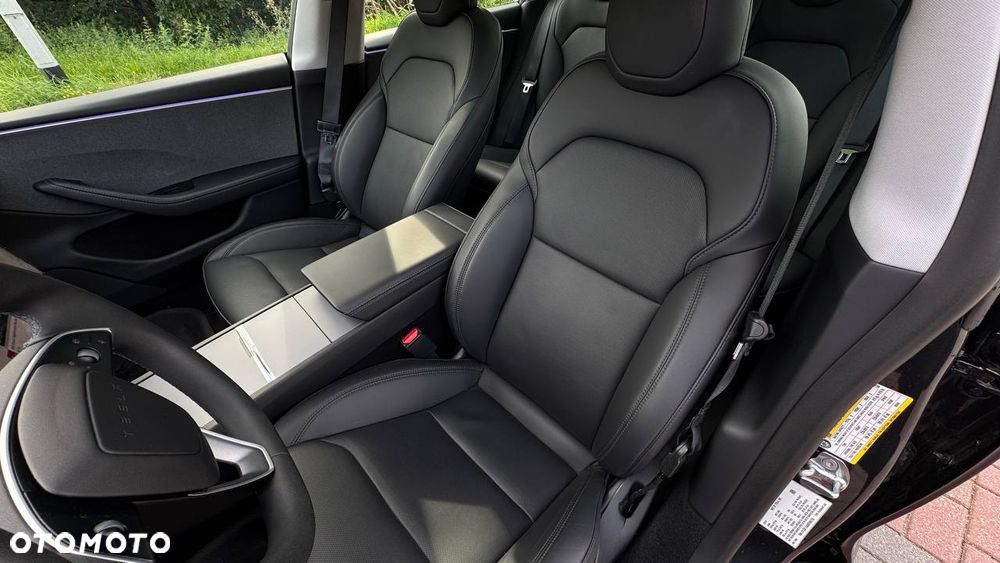 Tesla Model 3 - 11