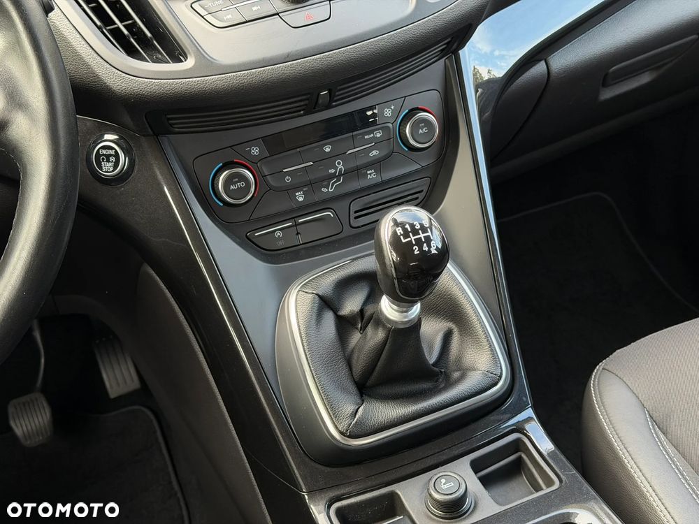 Ford Kuga 2.0 TDCi FWD Titanium - 16
