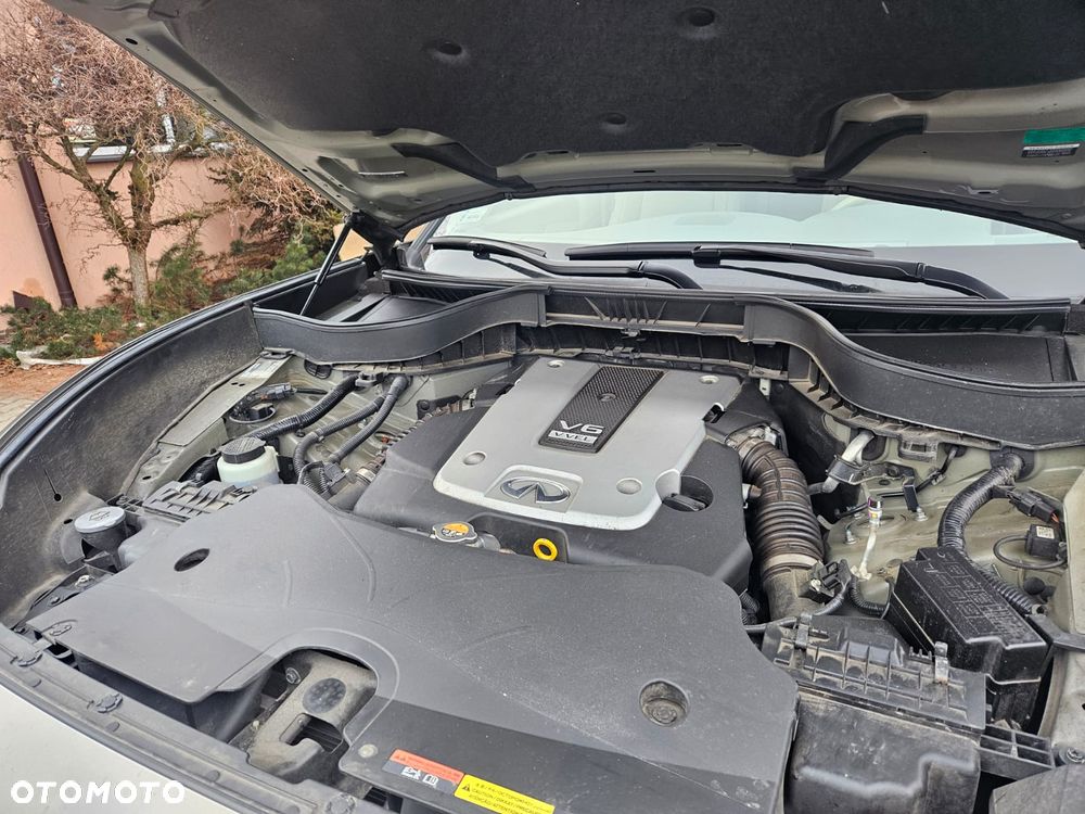Infiniti QX70 3.7 S - 35