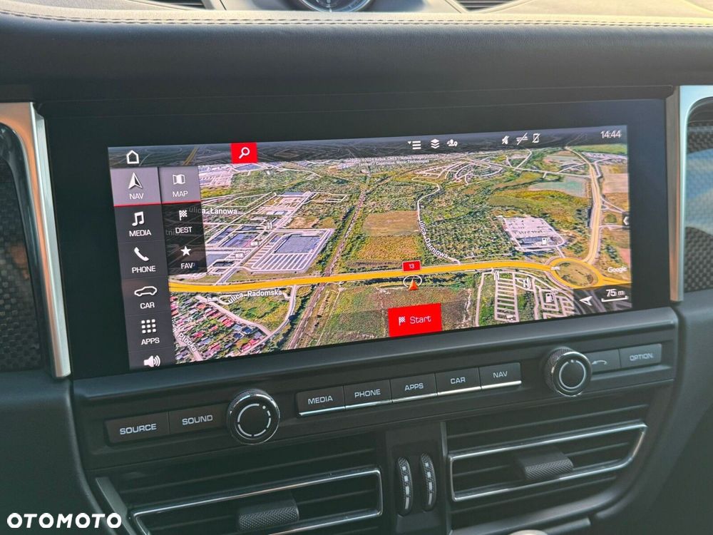 Porsche Macan Turbo - 29