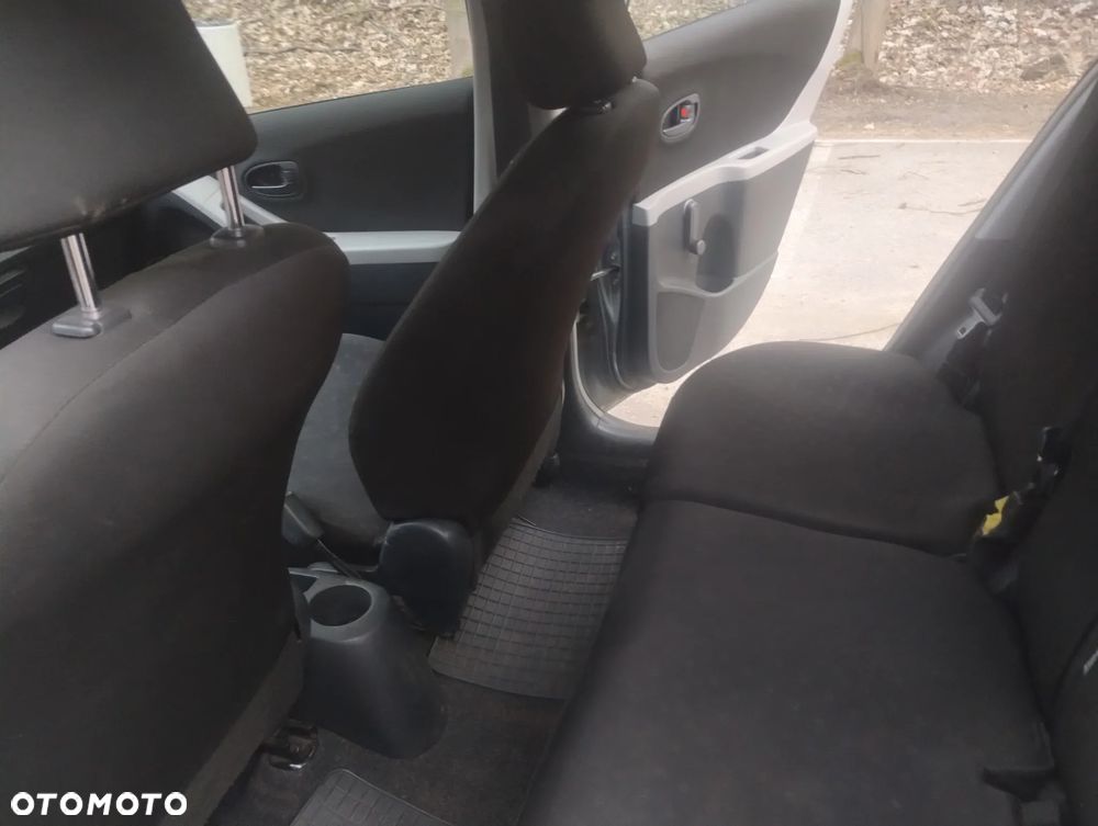 Toyota Yaris - 9