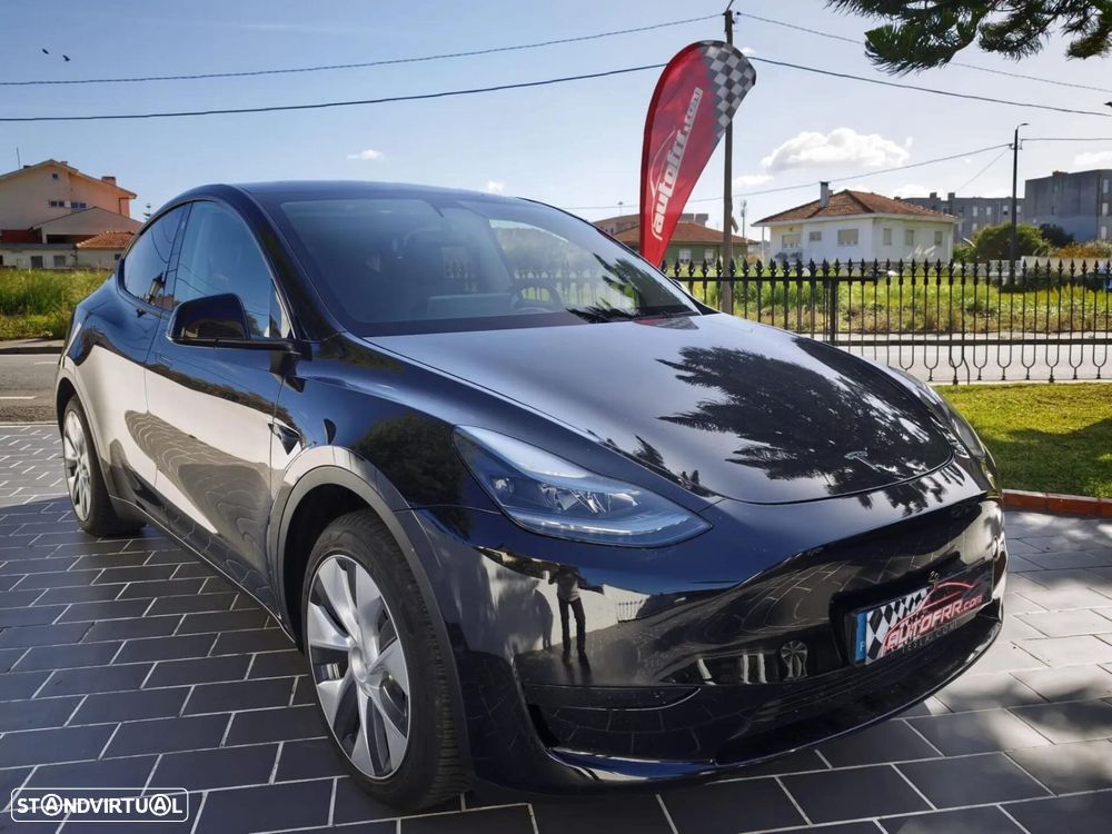Tesla Model Y RWD - 24