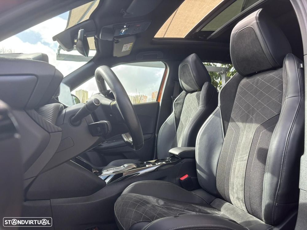 Peugeot e-2008 50 kWh GT - 22