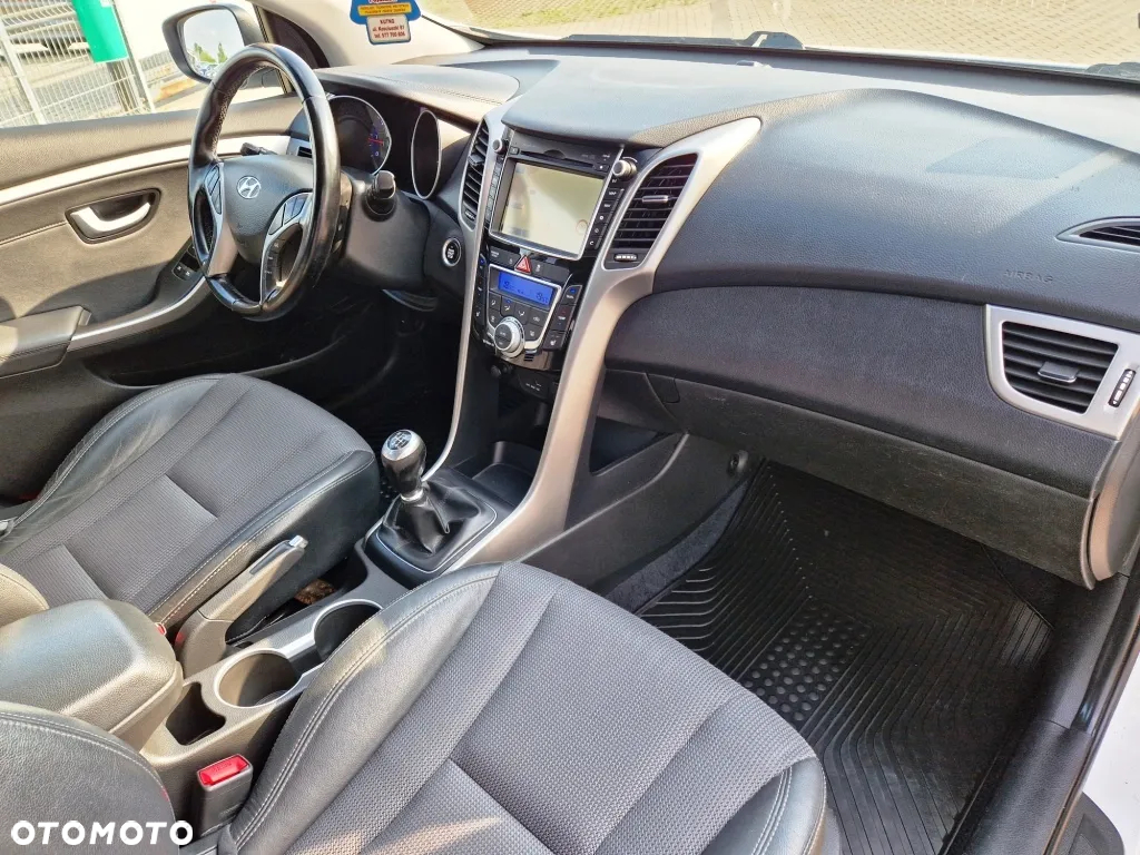 Hyundai i30 1.6 CRDi Premium - 27