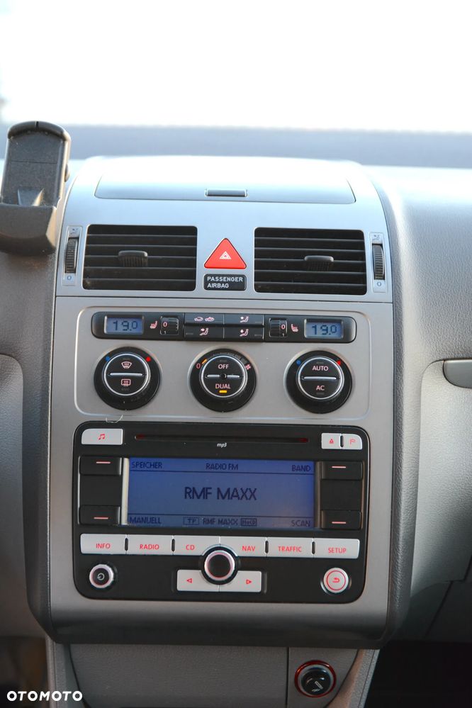 Volkswagen Touran 2.0 TDI DPF Trendline - 23