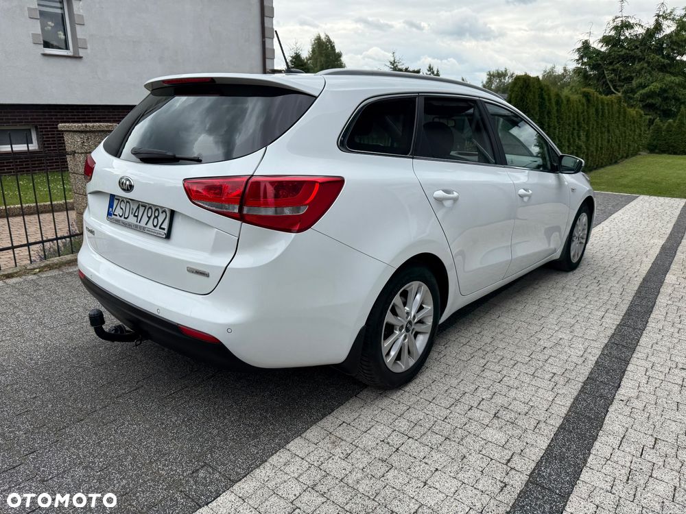 Kia Ceed 1.6 CRDi 136 ISG SW Spirit - 22