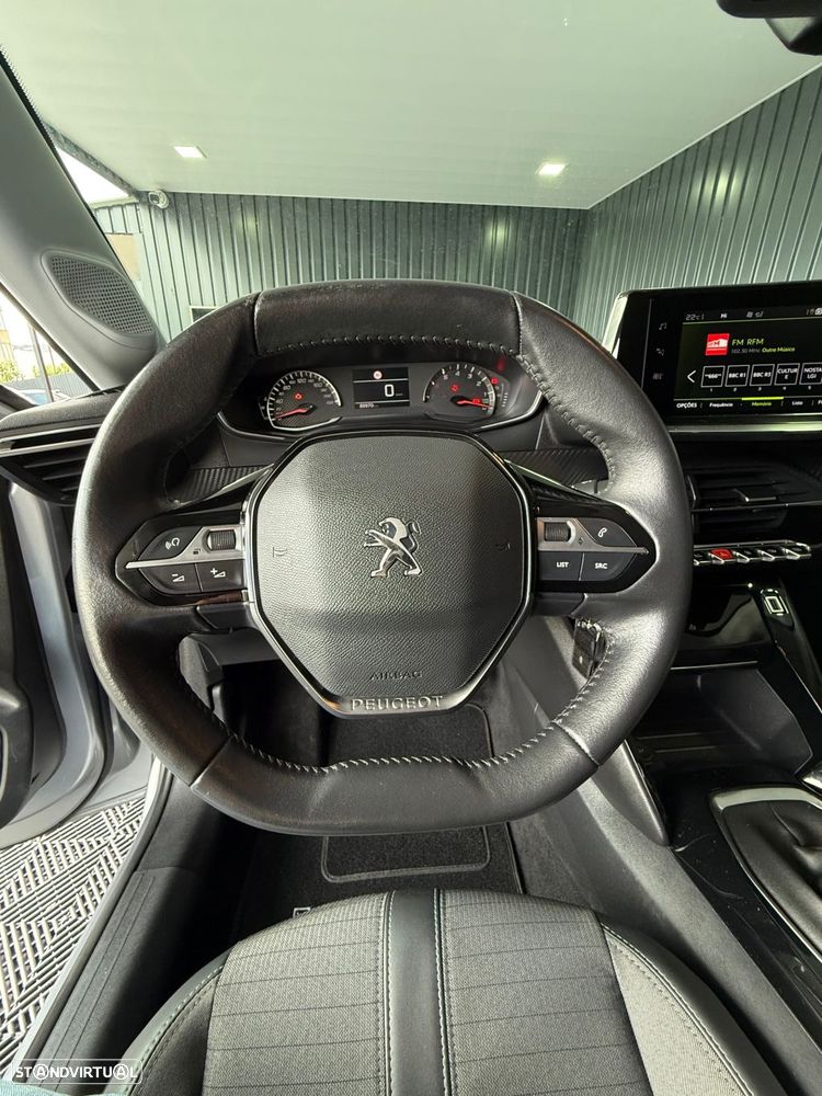 Peugeot 208 1.2 PureTech Allure - 8