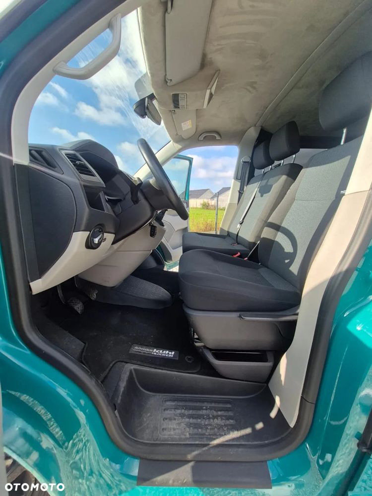 Volkswagen Caravelle - 26