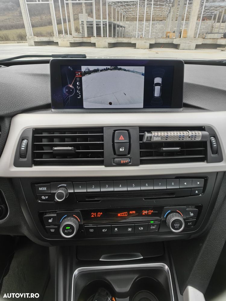 BMW Seria 3 320d Touring xDrive Aut. Sport Line - 7