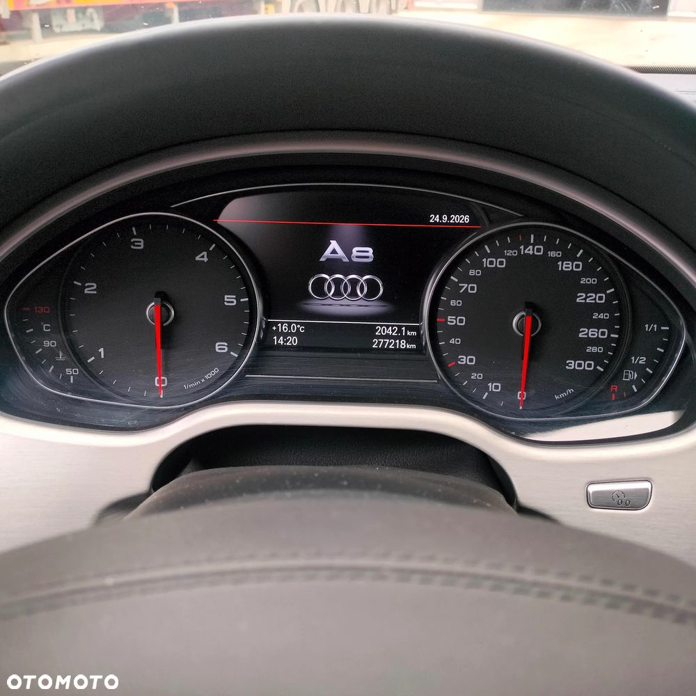 Audi A8 - 2