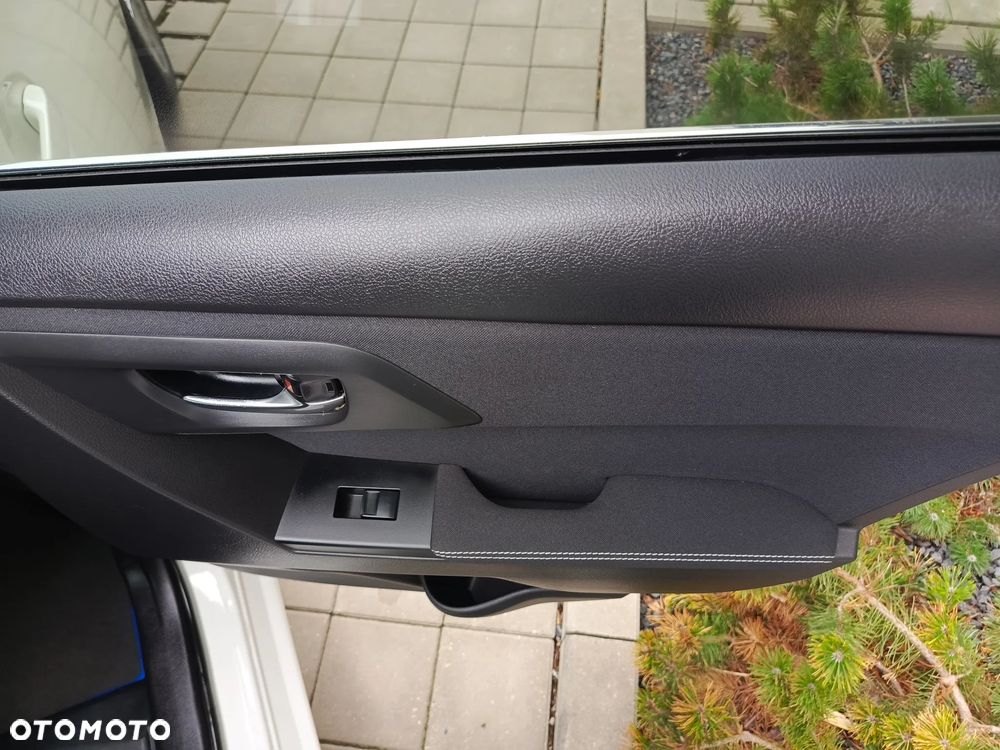 Toyota Auris 1.8 HSD Luna - 28