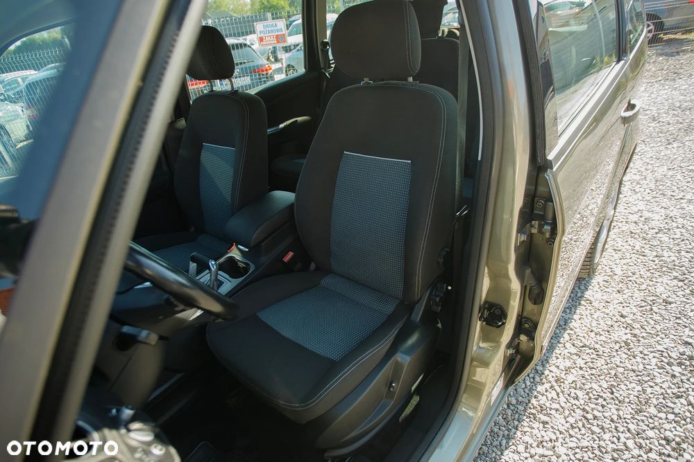 Ford Galaxy 2.0 FF Titanium - 25