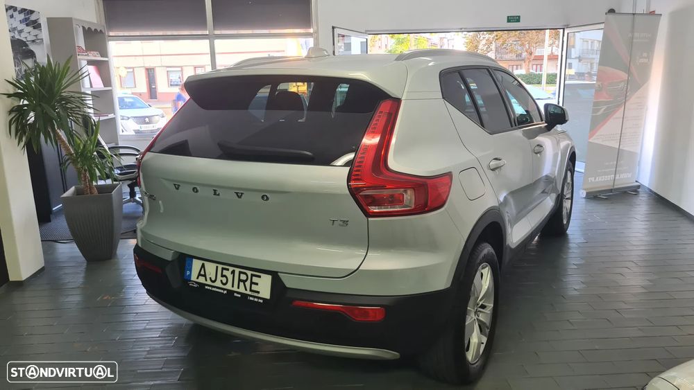 Volvo XC 40 1.5 T3 Momentum Geartronic - 14