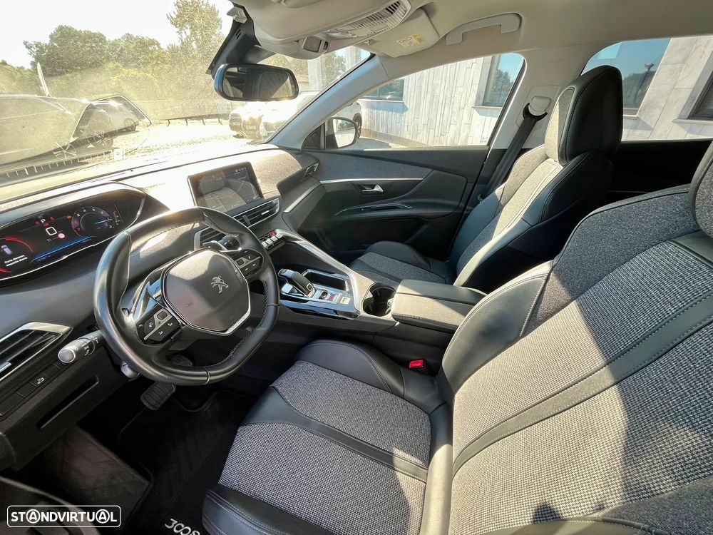 Peugeot 3008 1.2 PureTech Allure EAT8 - 11