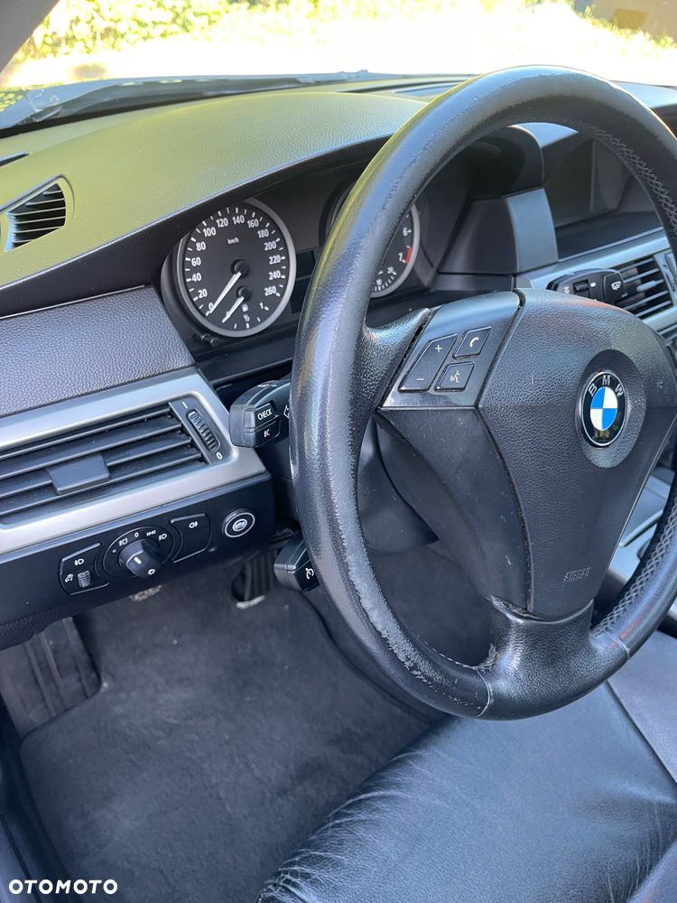 BMW Seria 5 520i - 14
