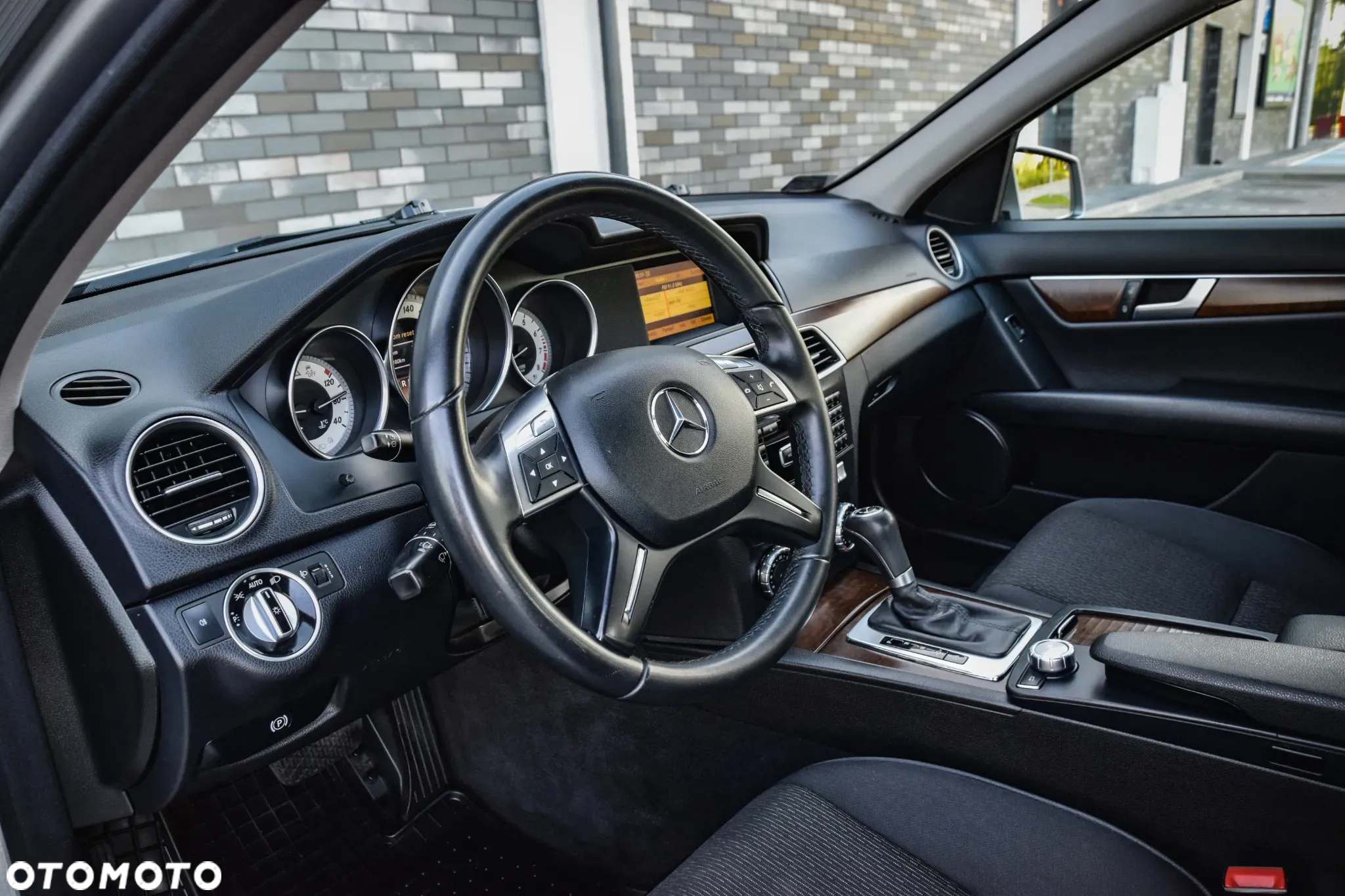 Mercedes-Benz Klasa C 200 (BlueEFFICIENCY) 7G-TRONIC Elegance - 19