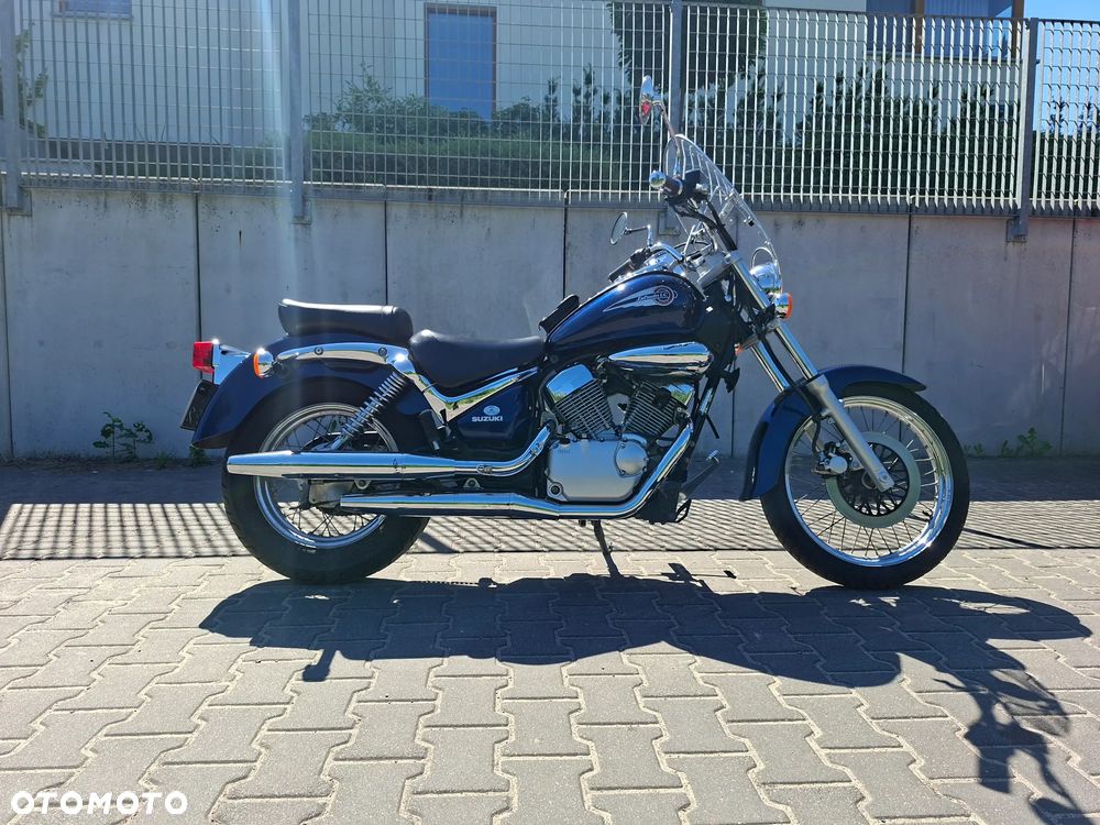 Suzuki Intruder - 10