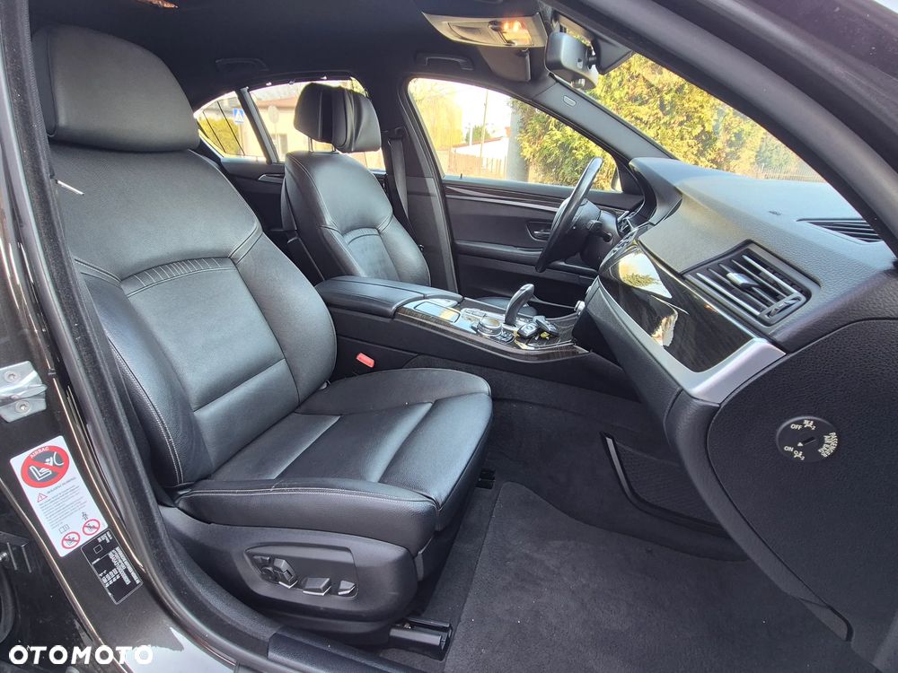BMW Seria 5 520i Luxury Line - 34