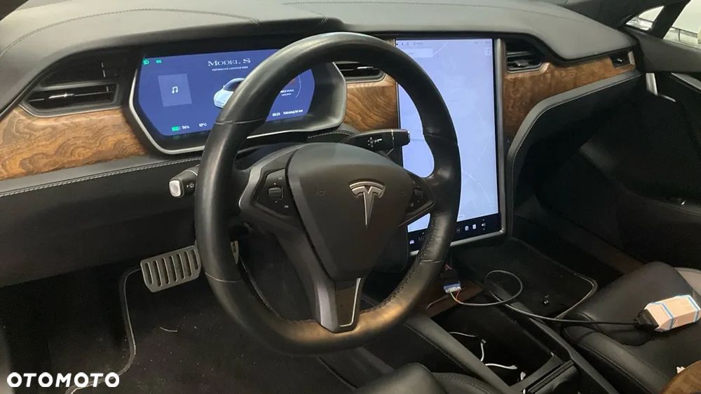 Tesla Model S Performance - 4