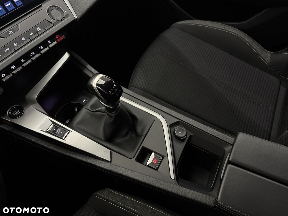 Peugeot 308 - 23