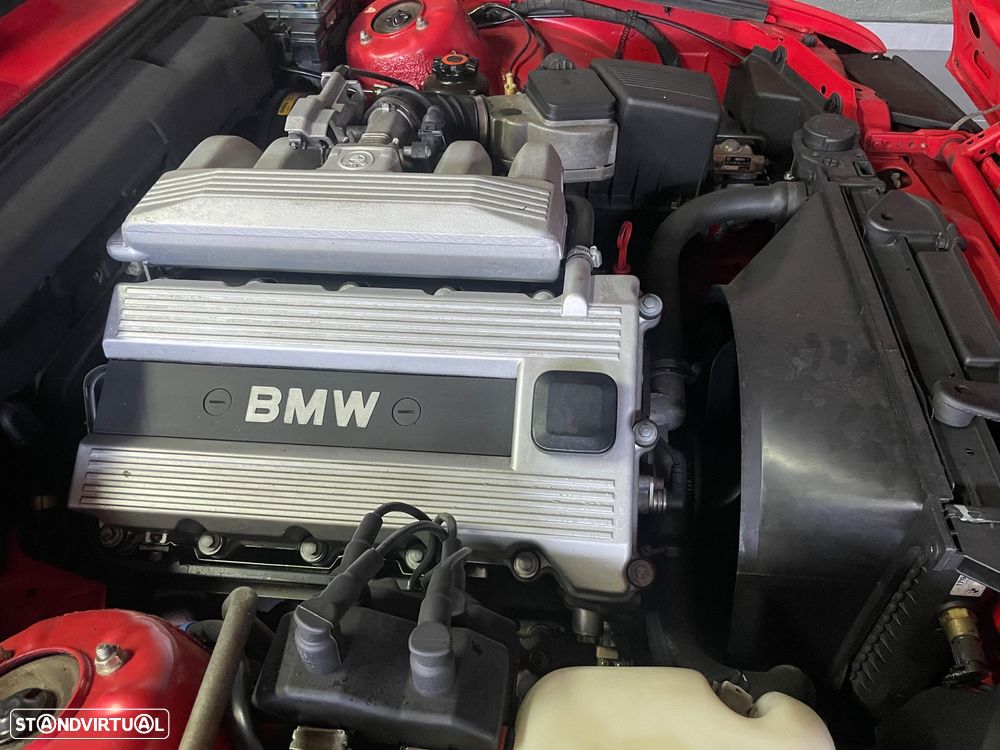 BMW 318 iS - 18