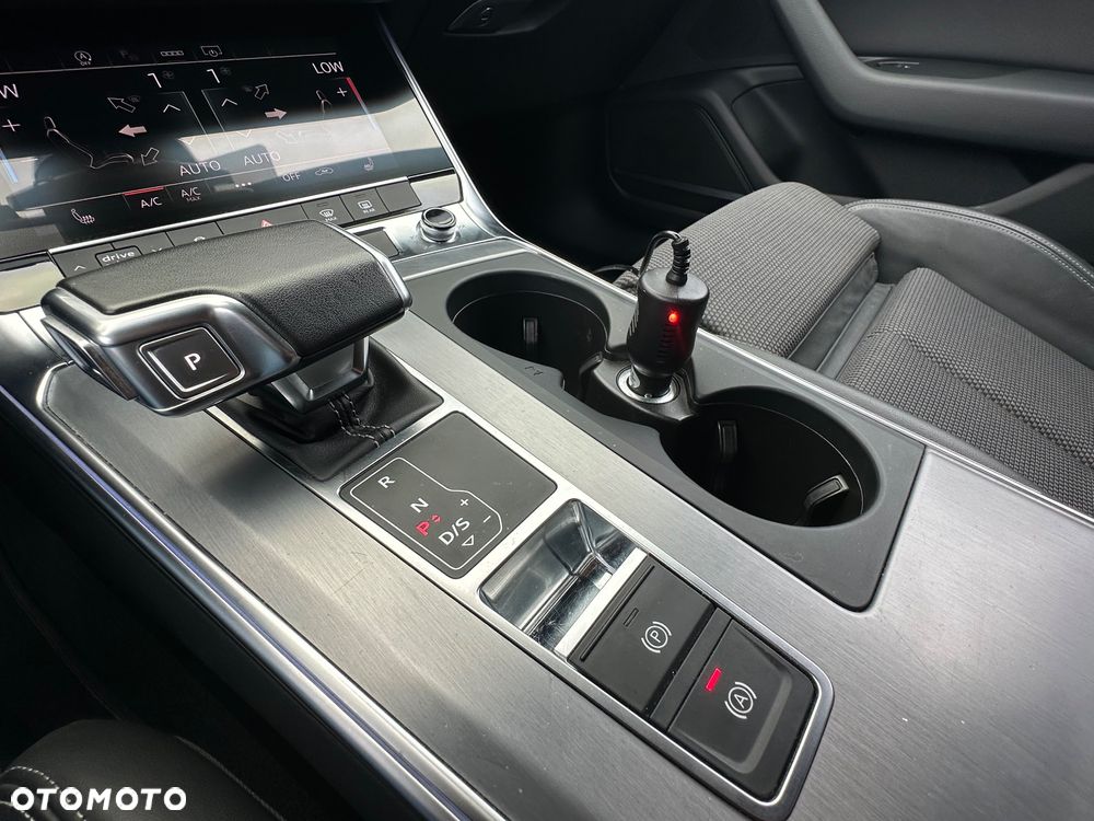 Audi A6 Avant 40 TDI quattro S tronic S line - 36