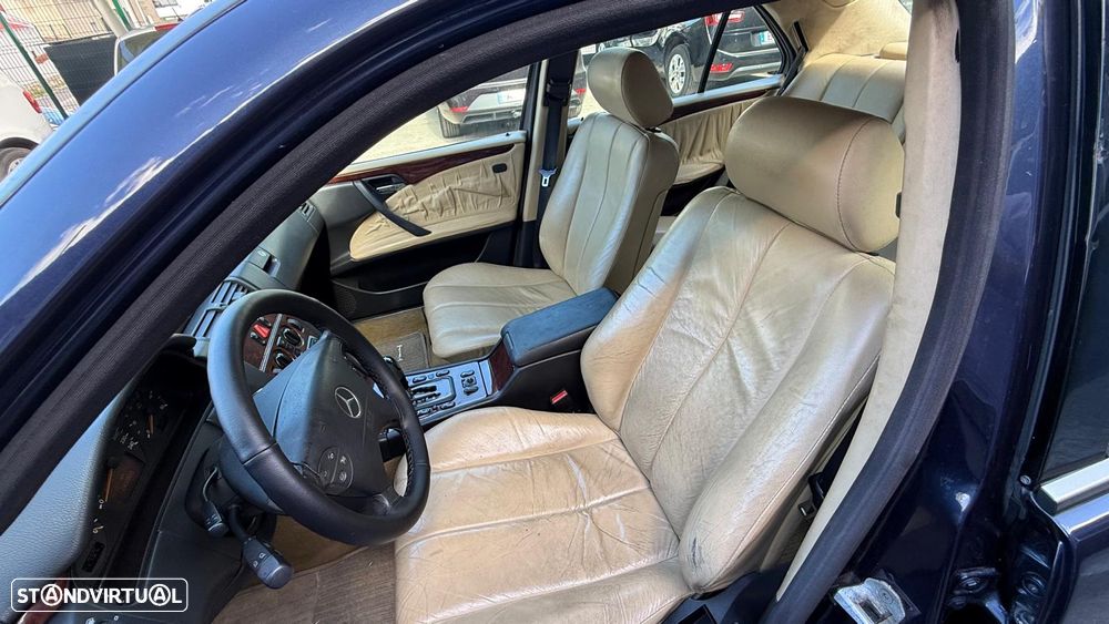 Mercedes-Benz E 220 - 11